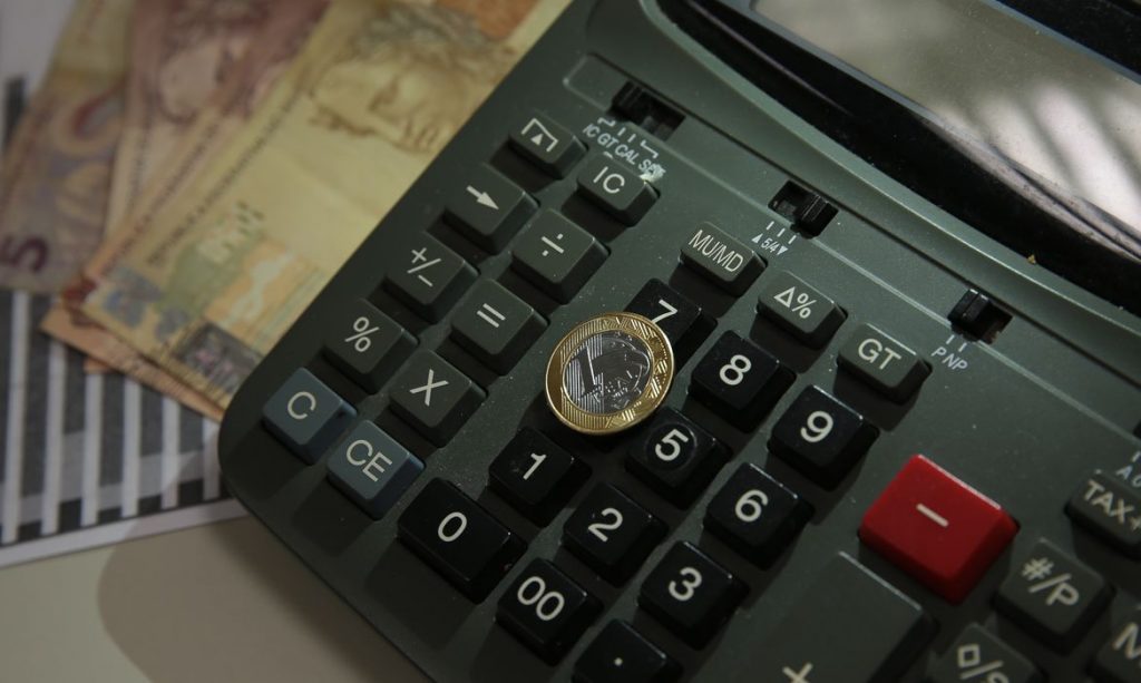 Reajuste salarial fica abaixo da inflacao em agosto