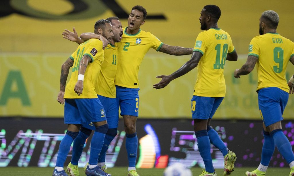 Selecao vence Peru e mantem campanha perfeita nas Eliminatorias