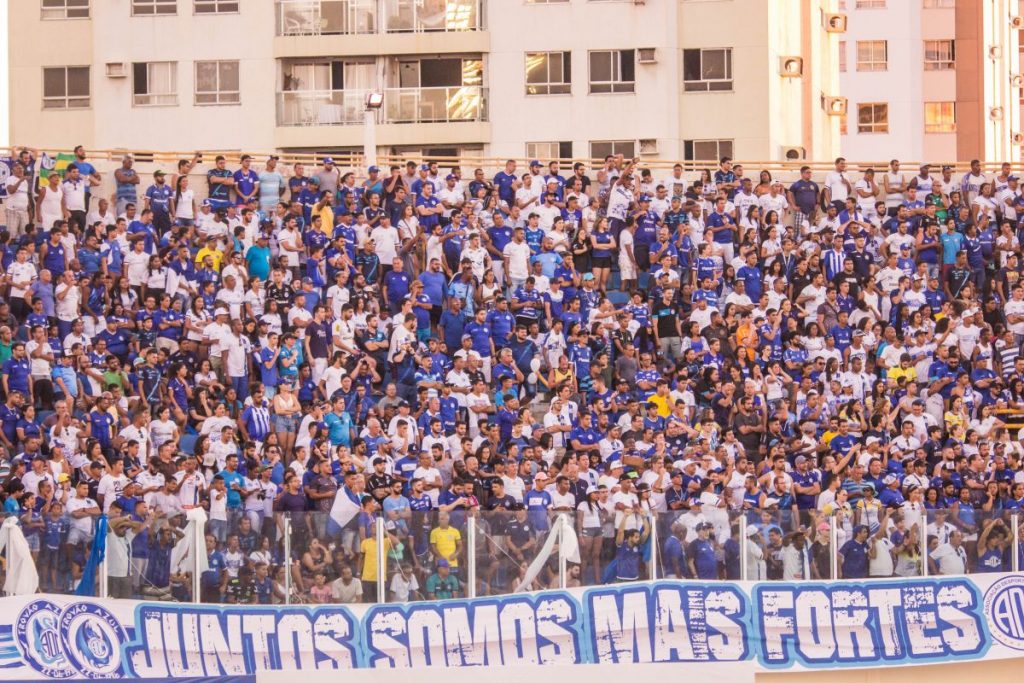 Serie B Torcidas so voltarao aos estadios com 80 dos municipios liberados pelas autoridades sanitarias