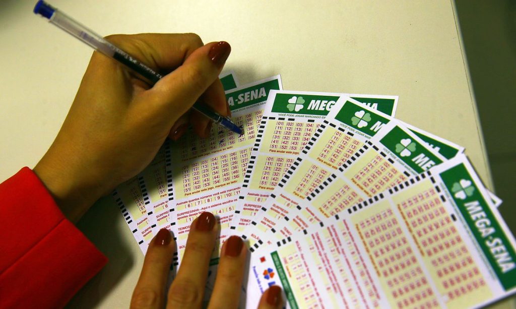 Acertadores da Mega Sena vao dividir premio estimado em R 75 milhoes