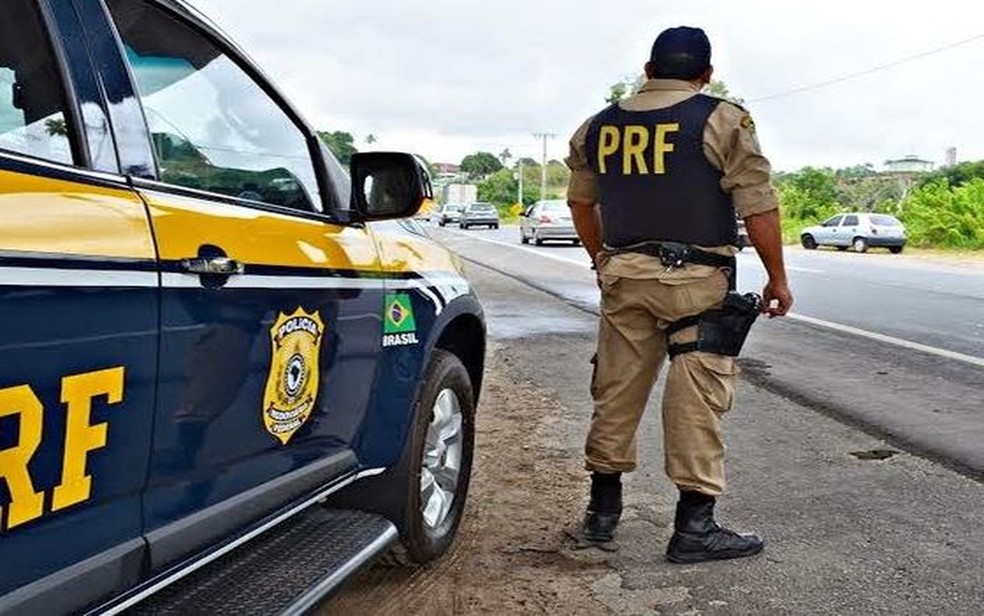Agreste Dois homens sao detidos por dirigirem com CNH falsificada em Sergipe