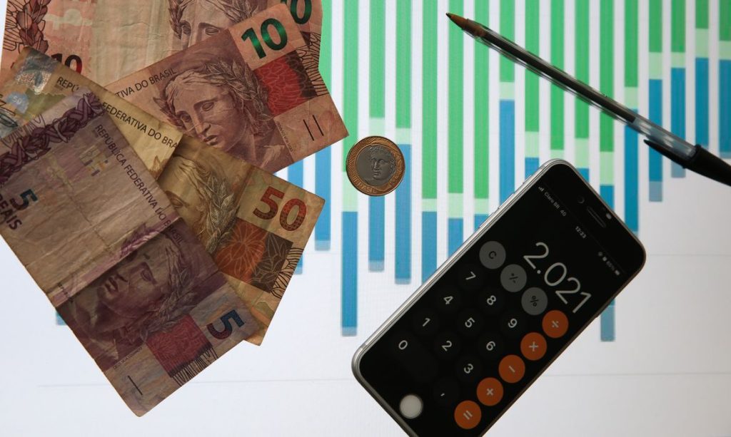 Auxilio emergencial e pago a beneficiarios do Bolsa Familia com NIS 6 2