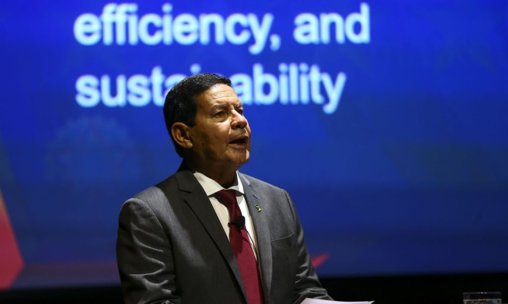 Brasil precisa preservar ao menos 80 da Amazonia diz Mourao