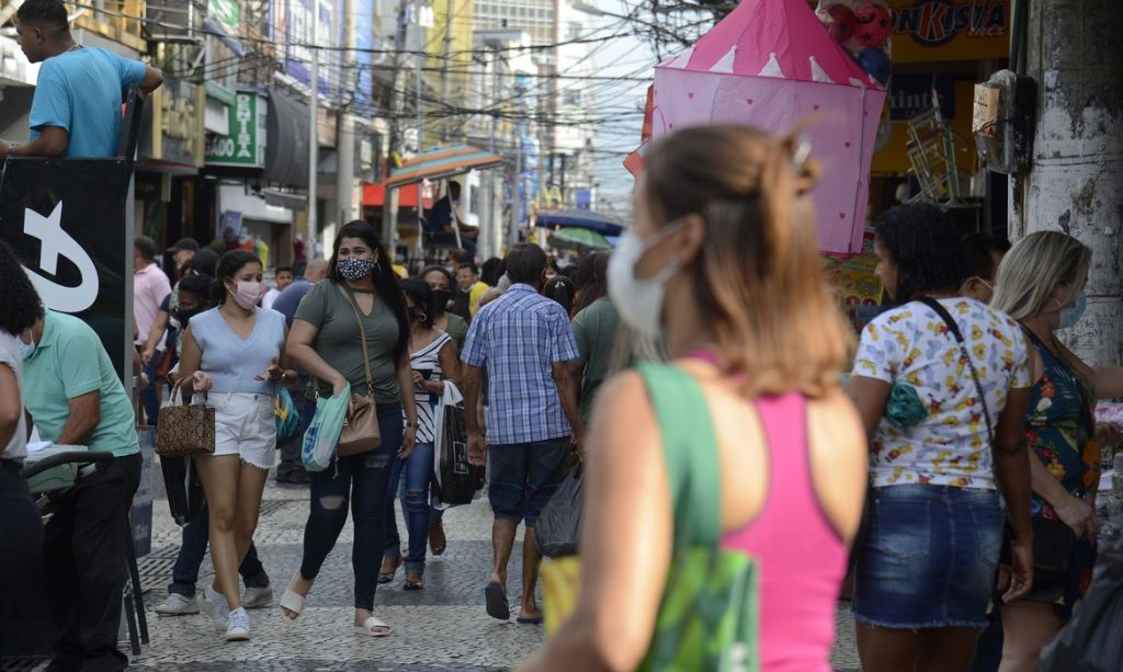 Brasil registra mais 15.591 casos de covid 19 e 451 mortes em 24 horas
