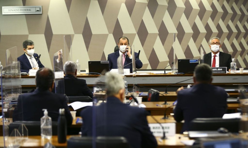 CPI da Pandemia aprova pedido de retratacao de Bolsonaro por live