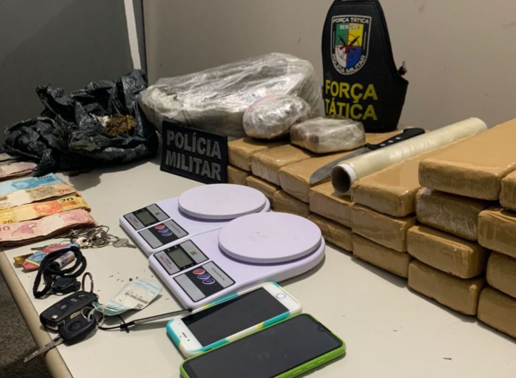 Casal e preso em flagrante com mais de 20kg de drogas no Fernando Collor