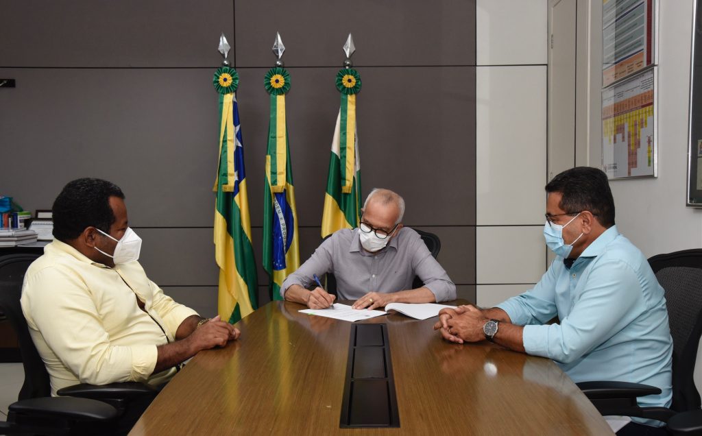 Edvaldo suspende toque de recolher e amplia publico nos eventos de Aracaju