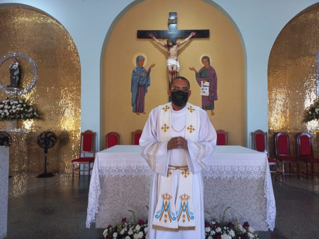 Fieis catolicos se dedicam para manter viva a tradicao da festa de Nossa Senhora Aparecida no Bugio confira programacao