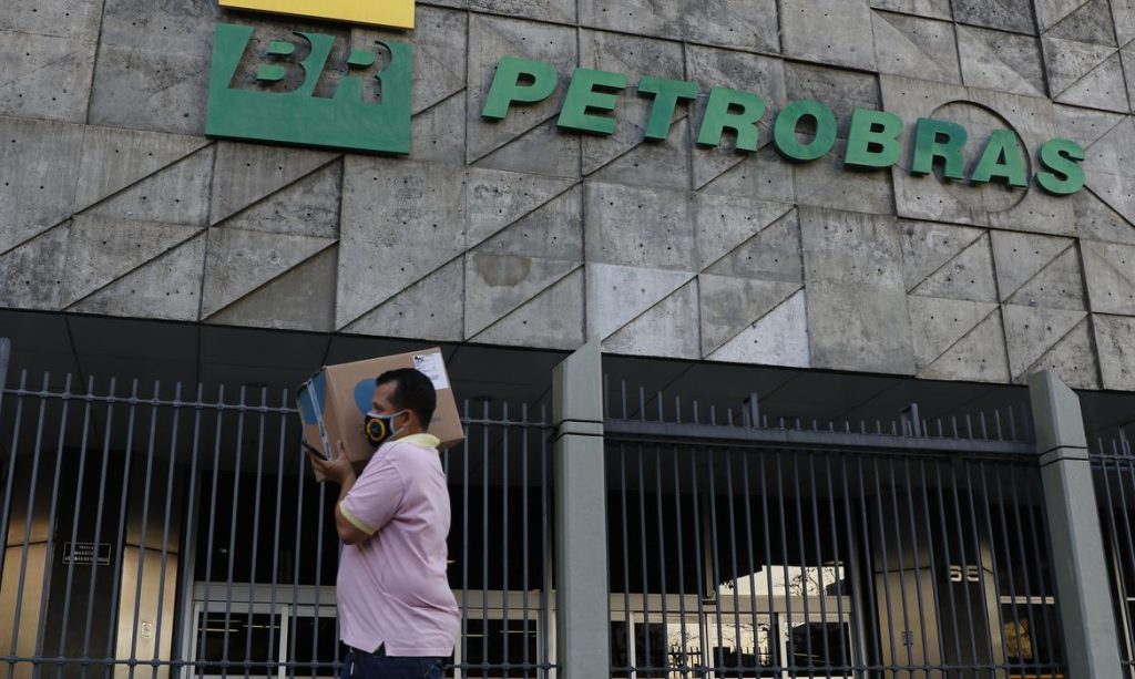 Petrobras tem lucro liquido de R 31 bilhoes no terceiro trimestre