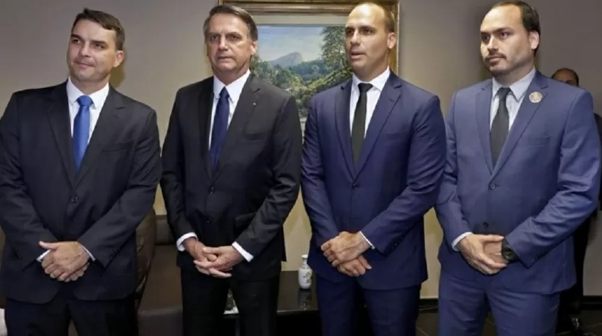Relatorio da CPI pede indiciamento de Flavio Eduardo e Carlos Bolsonaro