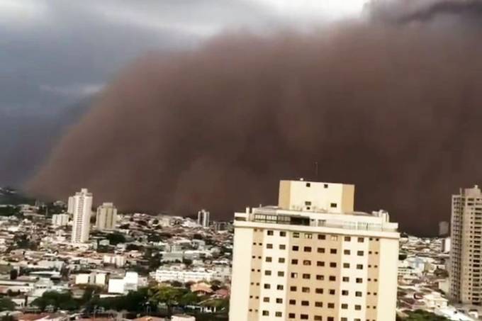 Tempestade de poeira deixa quatro pessoas mortas em SP veja video