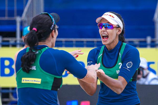 Agatha e Duda vencem semifinal e se despedirao com ouro ou prata na ultima partida juntas