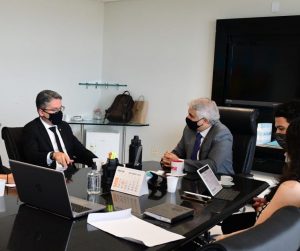 Alessandro Vieira e MP SE discutem situacao do Hospital Cirurgia orgao investiga atraso no pagamento de R58 mi