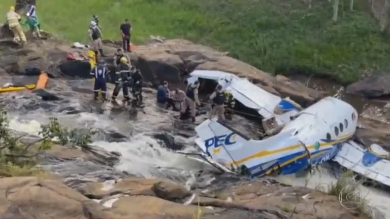 Aviao de Marilia Mendonca atingiu torre de transmissao antes da queda