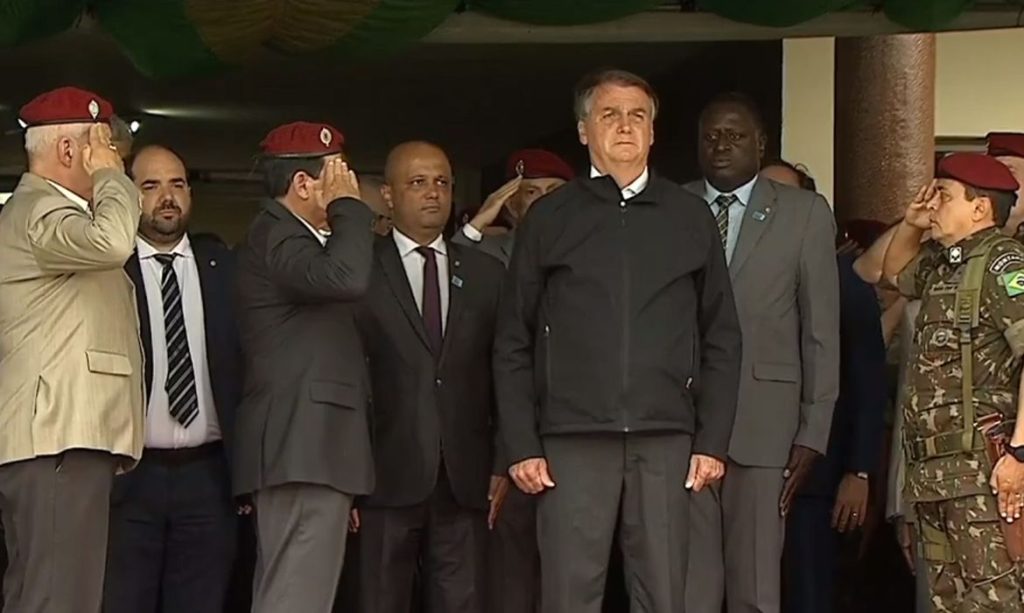 Bolsonaro diz que Brasil e o mundo nao aguentam um novo lockdown