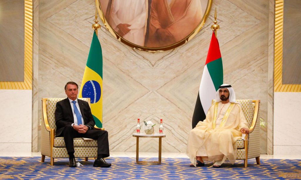 Bolsonaro se reune com emir de Dubai nos Emirados Arabes