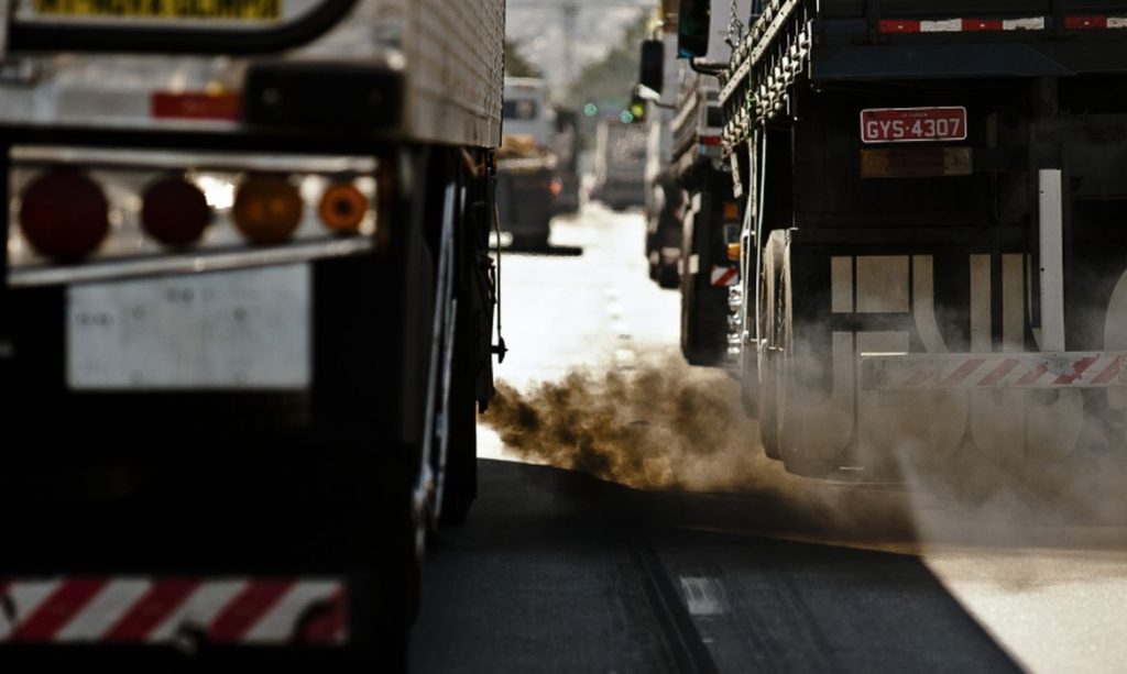 Brasil promete reduzir emissoes de gases pela metade ate 2030