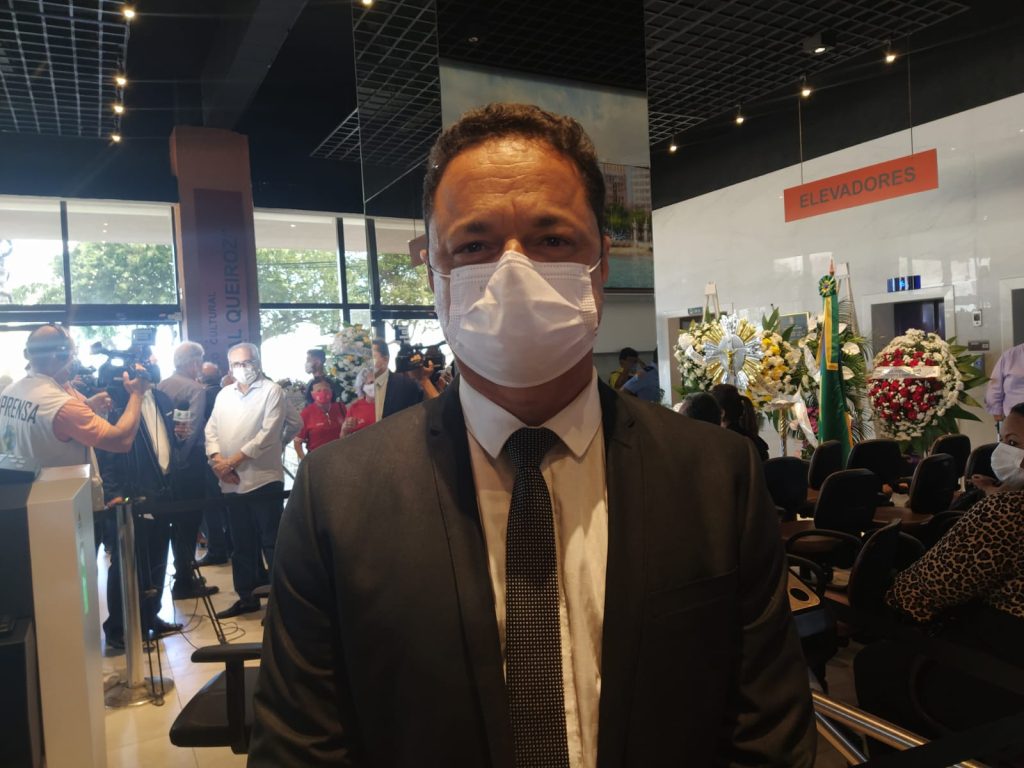 Capitao Samuel lamenta morte de Reinaldo Moura Foi embora muito cedo
