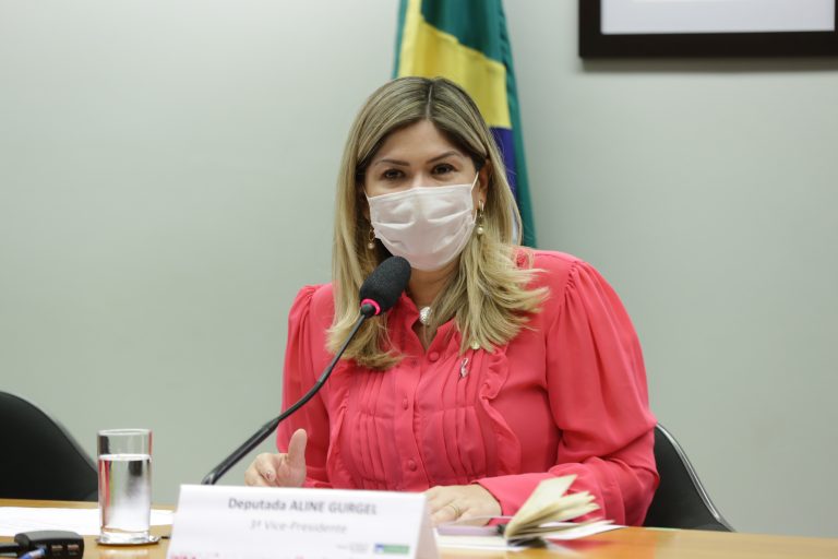 Comissao aprova projeto que obriga condominio a comunicar caso de violencia domestica a policia