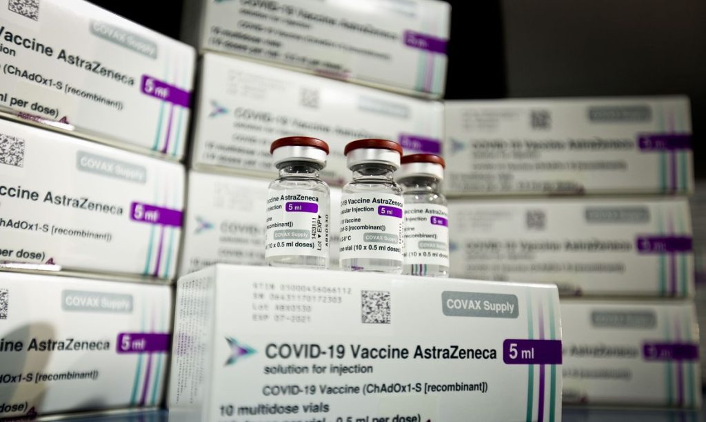 Covid 19 vacina doada pelos Estados Unidos chega ao Brasil neste domingo 21