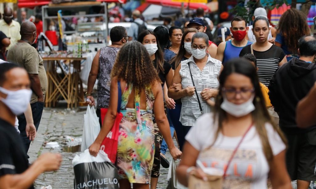 Covid 193 pais tem 218 milhoes de casos e 6093 mil mortes