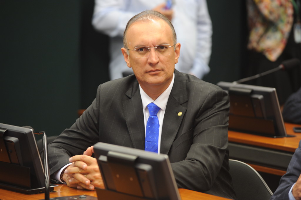 Fazemos oposicao a Bolsonaro mas nunca ao Brasil afirma Fabio Henrique sobre voto a favor na PEC dos Precatorios