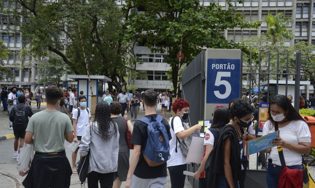 Invisibilidade e Registro Civil e tema da redacao do Enem 2021