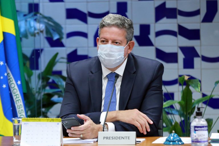 Lira mantem votacao da PEC dos Precatorios nesta terca 9 e preve maior margem de apoio