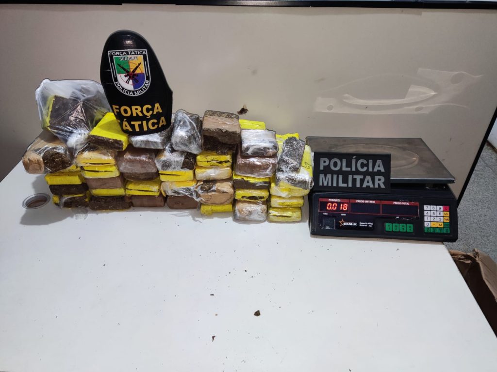 Mais de 22kg de maconha sao apreendidos pela policia em Socorro