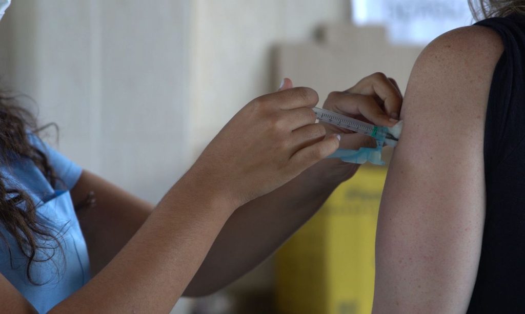 Ministerio da Economia vai liberar R 14 bi para compra de vacinas