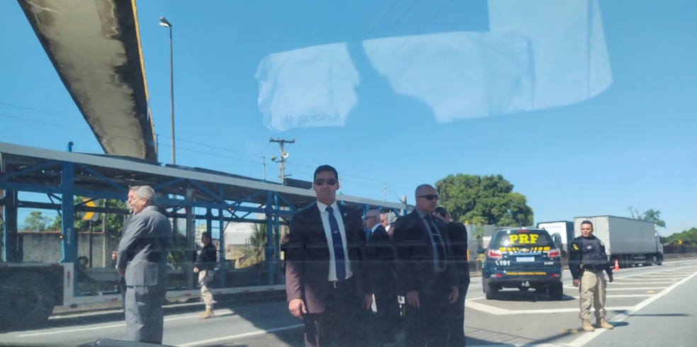 Mulher e detida apos xingar Bolsonaro no Rio de Janeiro
