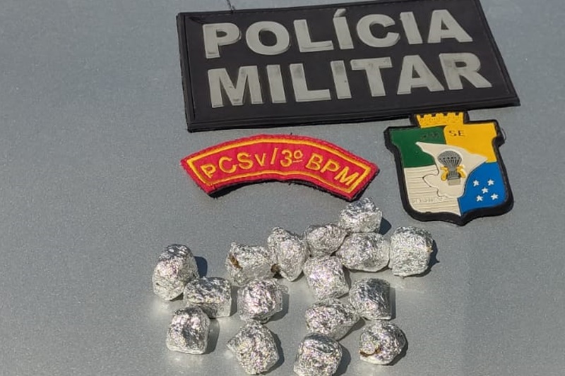 PM apreende menor de idade por trafico de drogas em Itabaiana