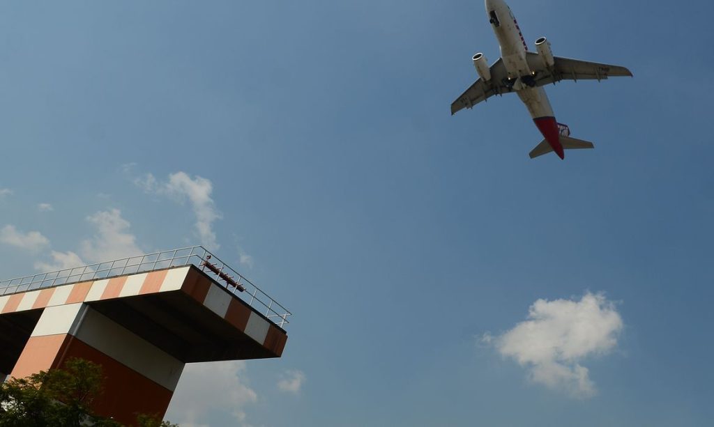 Pilotos e comissarios farao greve a partir do dia 29