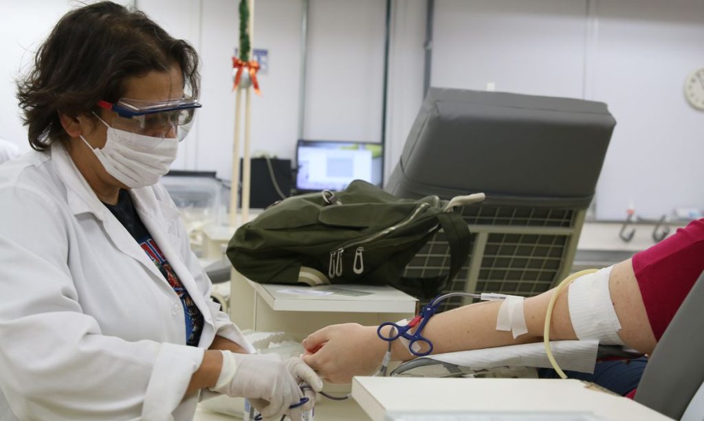 Projeto que impede proibicao a doacao de sangue por homens gays e aprovado no Senado