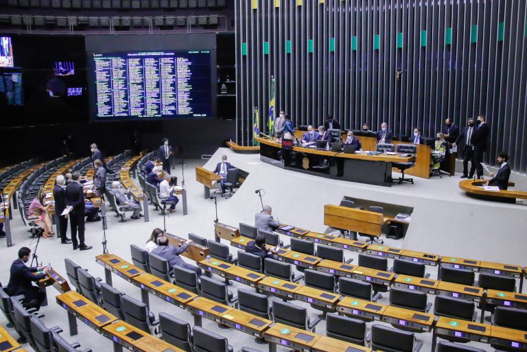 Senador propoe teto de R 162 bilhoes para emendas de relator em 2022