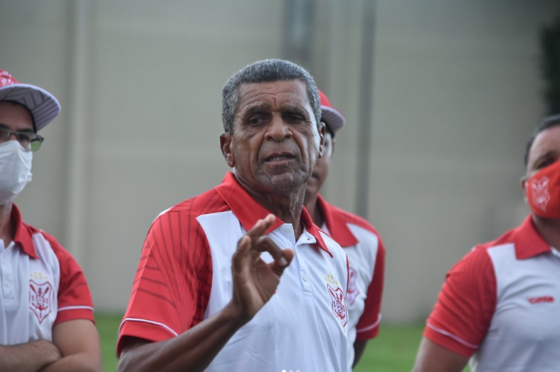 Sergipe renova com Elias Borges