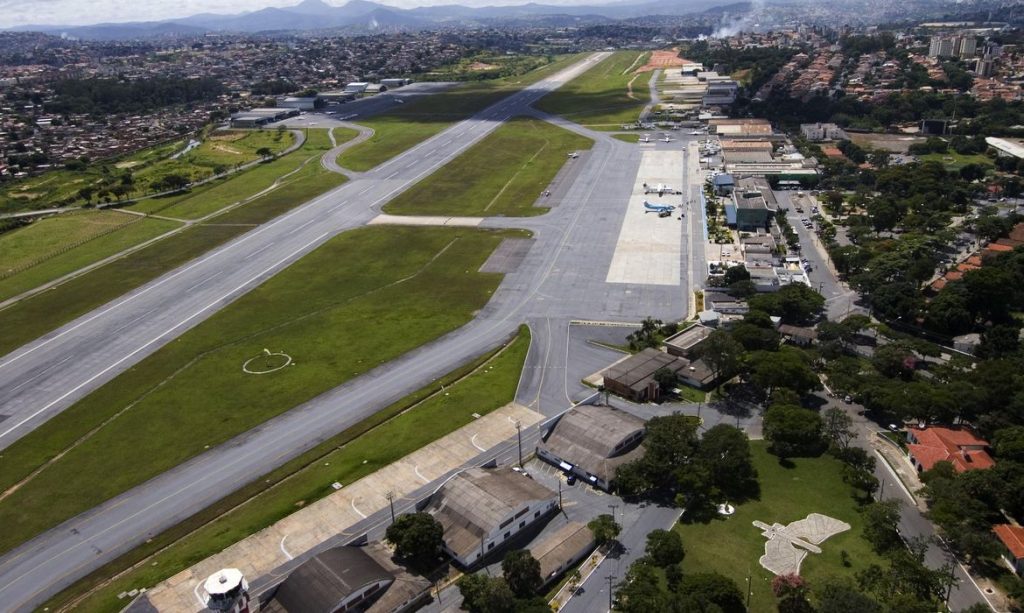 Trabalhadores do setor aereo cancelam greve programada para esta segunda 29