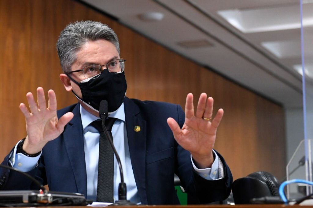 Apos acao de Alessandro Vieira Lewandowski da 48h para Senado explicar emenda que permite fila no Auxilio Brasil