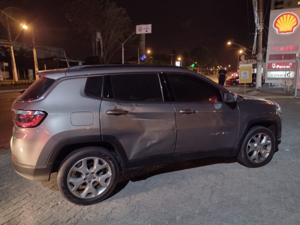 CPTran registra acidente de transito entre carro e moto na av. Adelia Franco em Aracaju