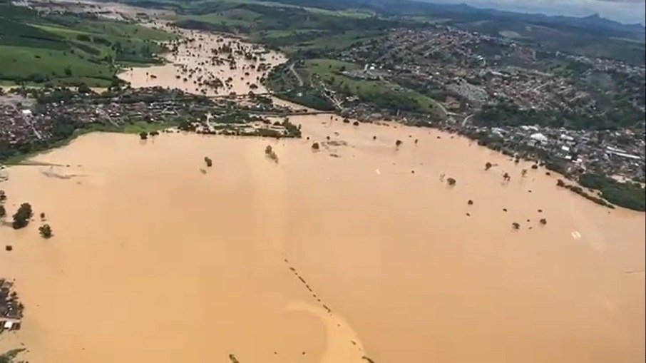 Ciclone no sul da Bahia provoca estado de calamidade em 24 cidades