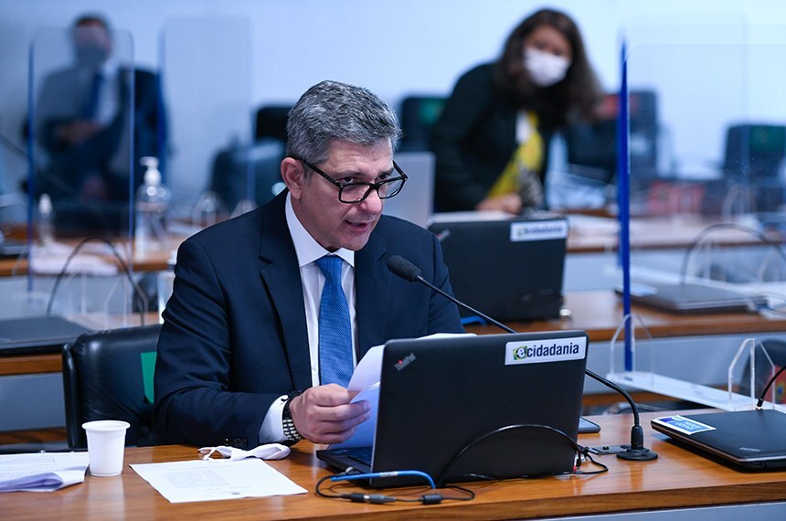Comissao aprova relatorio de Rogerio Carvalho