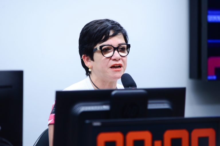 Comissao da Camara aprova auxilio financeiro a vitimas de violencia domestica fisica sexual ou psicologica