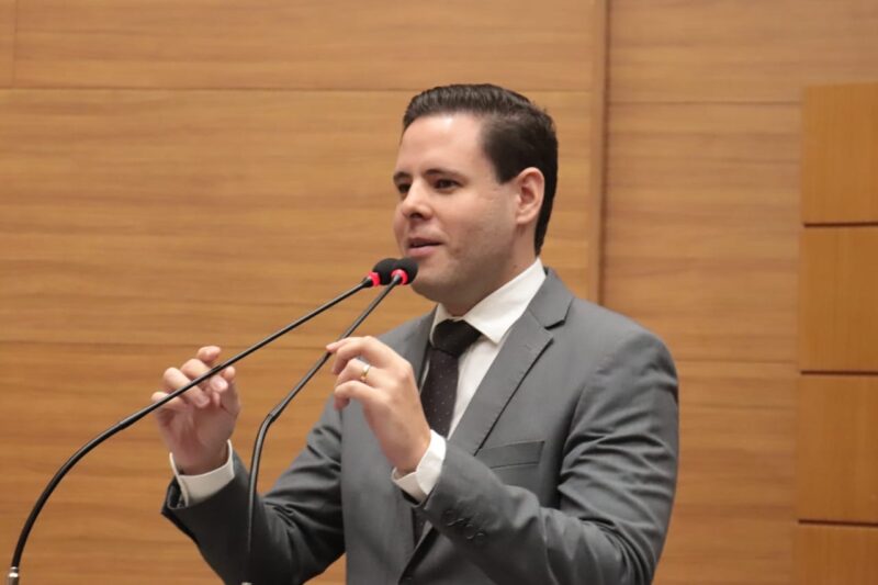 Covid 19 Rodrigo Valadares protocola acao contra vacinacao obrigatoria em Aracaju