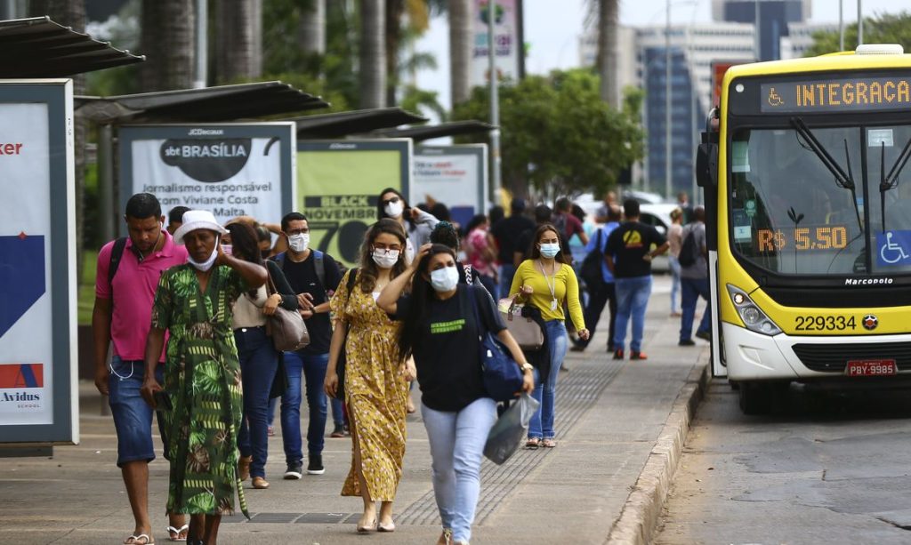 Covid 19 pais tem 221 milhoes de casos e 6155 mil mortes