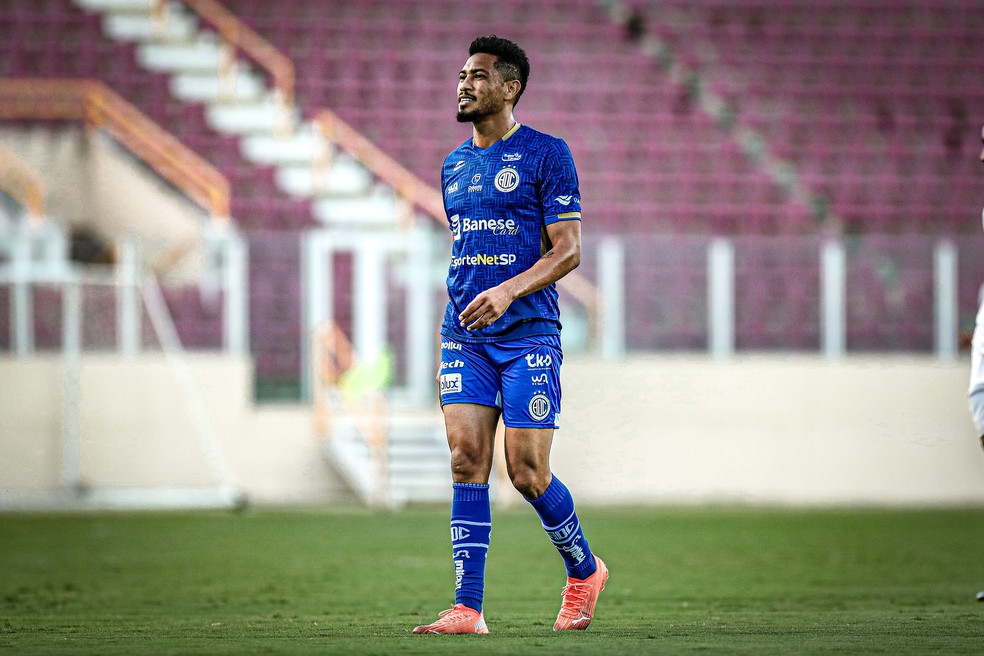 De saida Hernane Brocador nao renova com Confianca