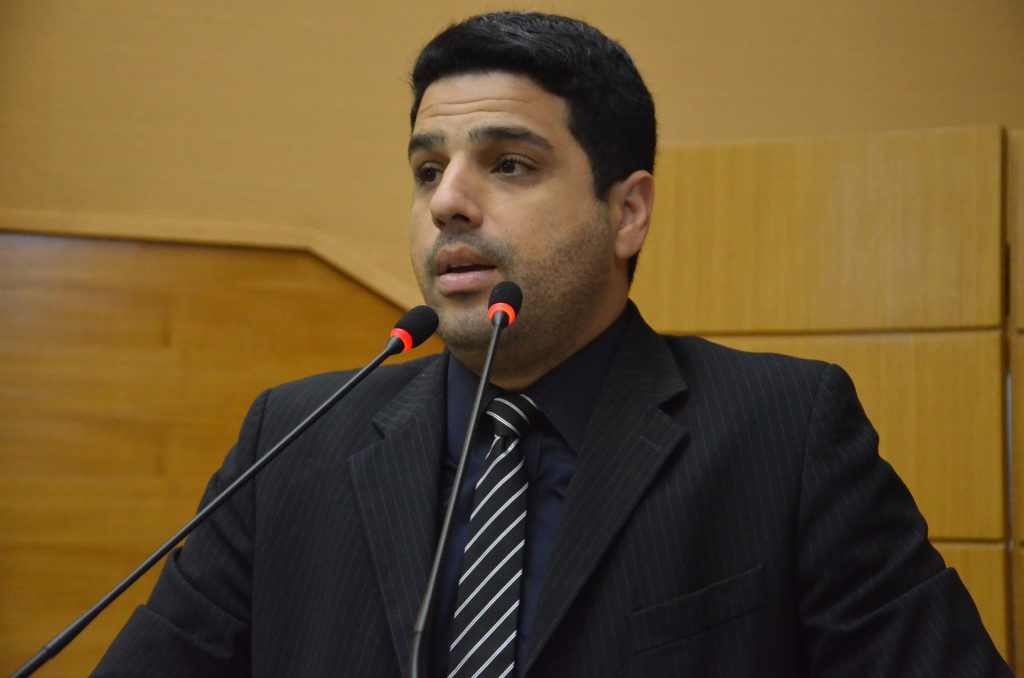 Deputado Jeferson Andrade pede esclarecimentos a Deso sobre aumento da taxa de esgoto em Pacatuba