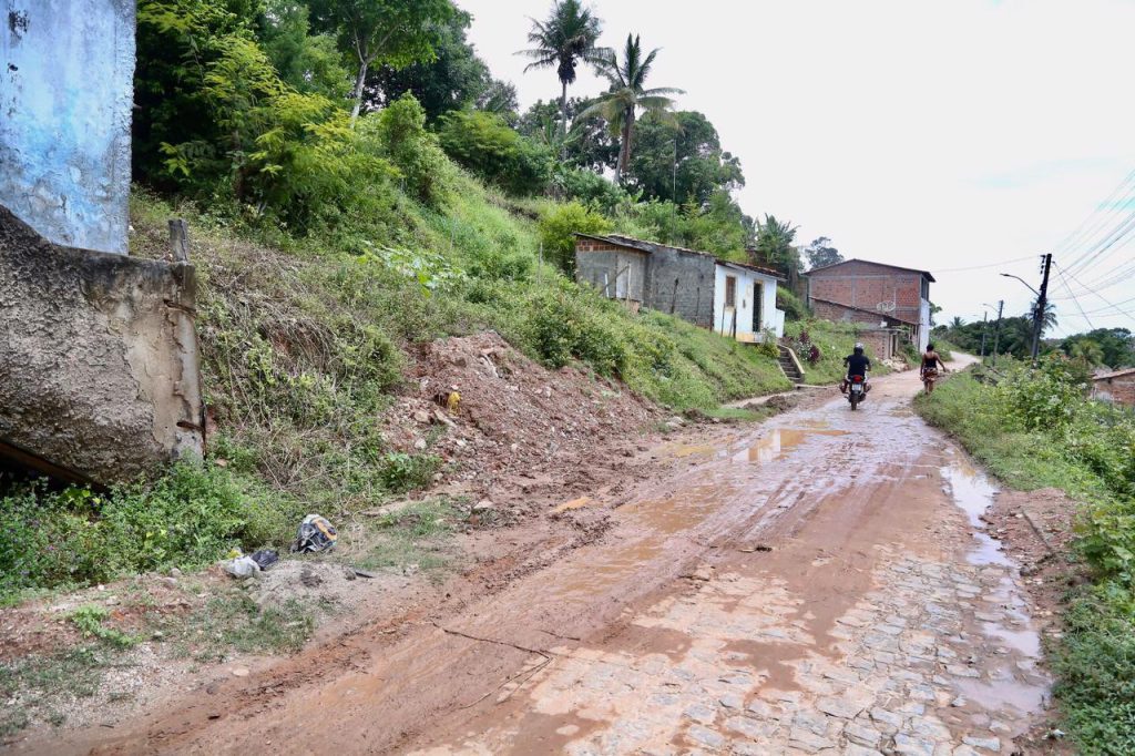 Deslizamentos queda de arvore e muros danificados sao registrados em Sao Cristovao apos fortes chuvas
