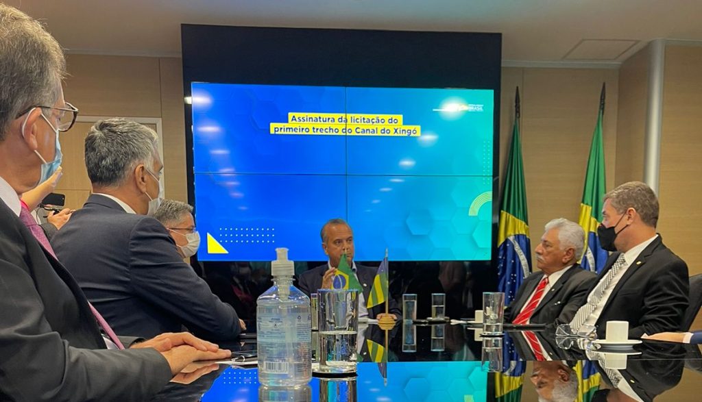 Governo Federal assina ordem de servico do primeiro trecho Canal do Xingo e1638375877240