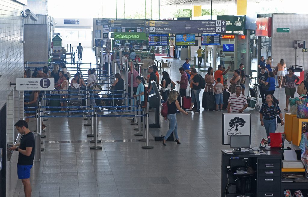 Governo publica portaria que exige quarentena de viajantes nao vacinados