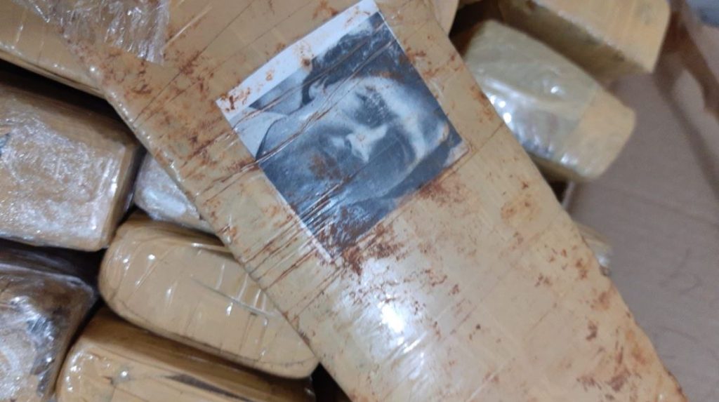 Homem e preso transportando 200kg de drogas em Nossa Senhora do Socorro